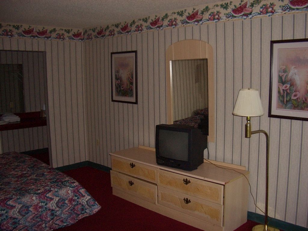 Guest Inn Dalton Room photo